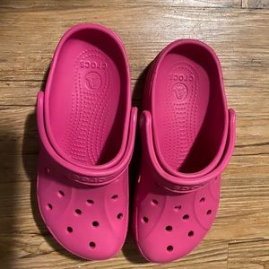 PINK CROCS